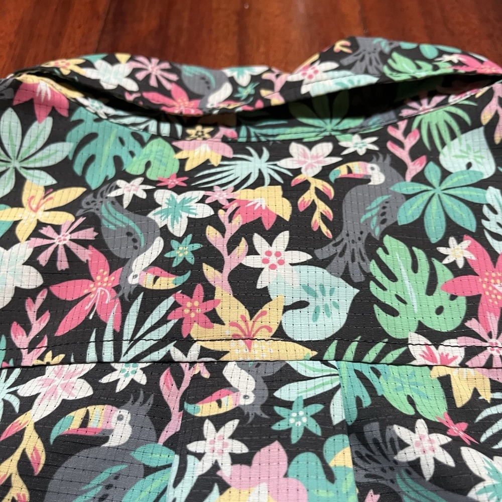 Chubbies Shirt Men Medium Performance Stretch Hibiscus Floral Button Up Ripstop - Picture 6 of 10